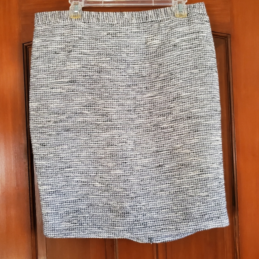 Tweed skirt